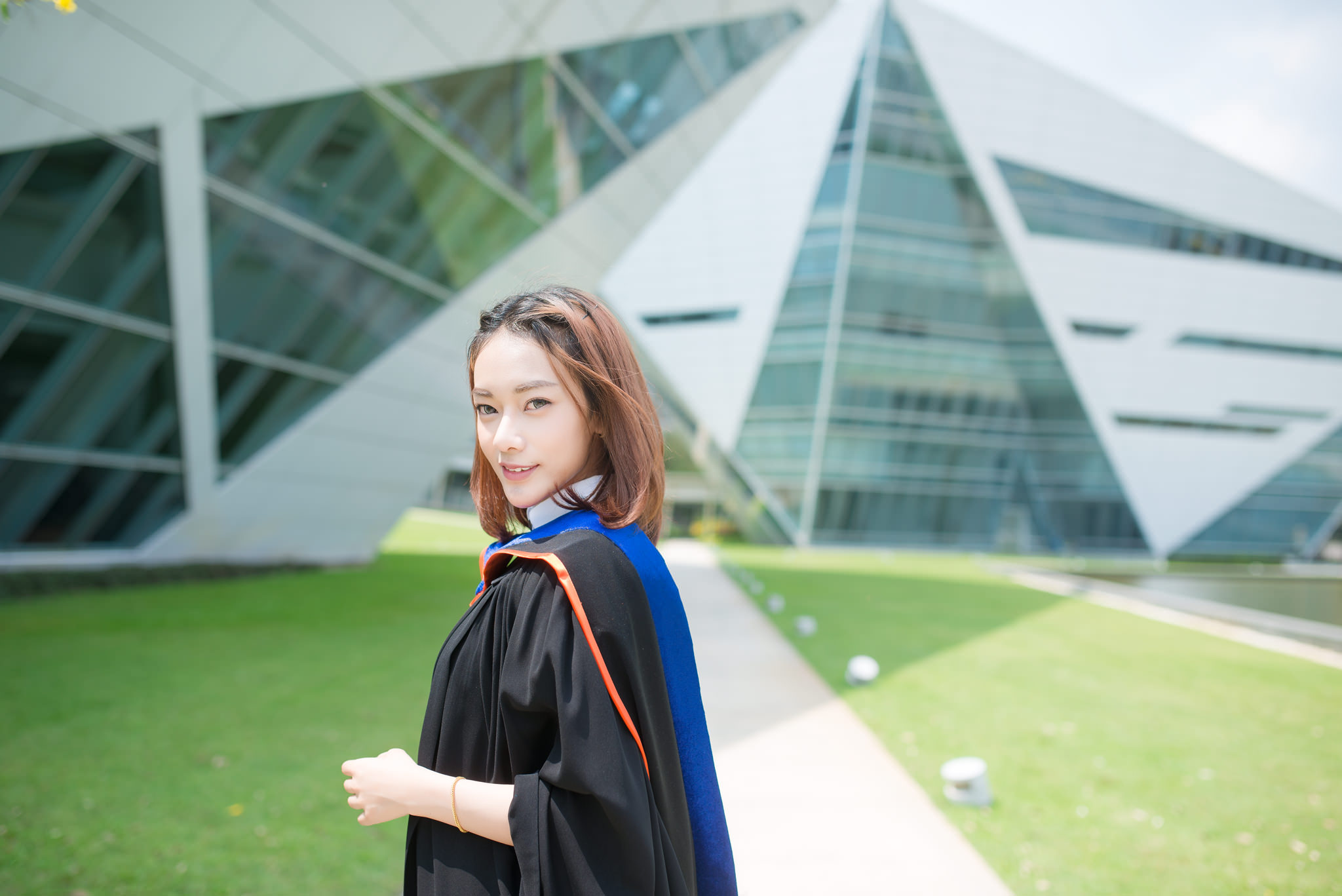 รับถ่ายรูปงานรับปริญญามหาวิทยาลัยกรุงเทพ