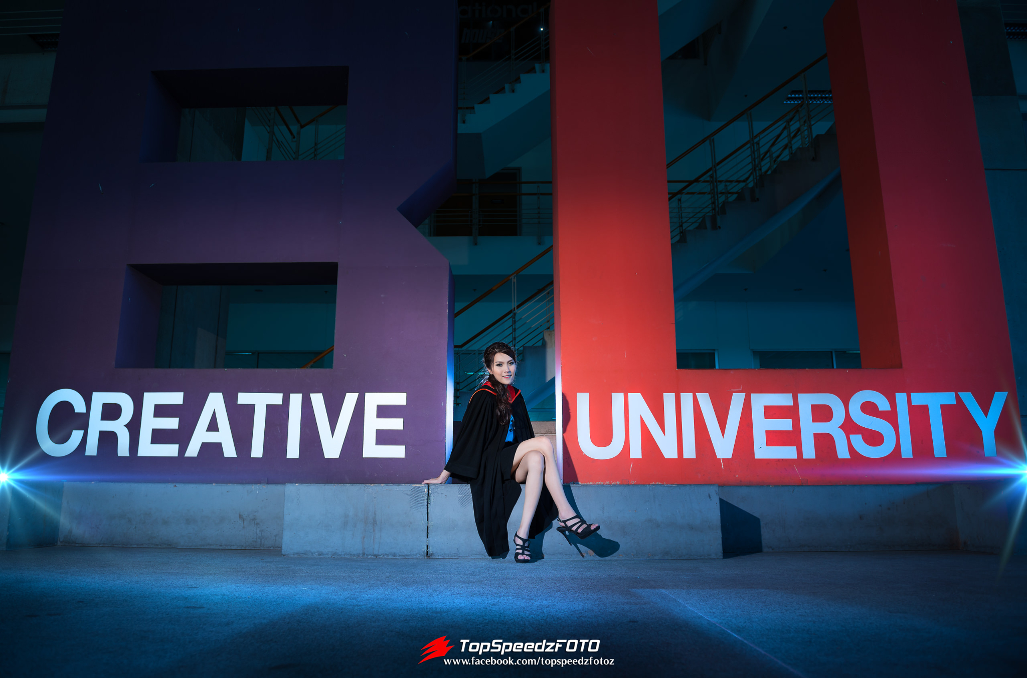 รับถ่ายรูปงานรับปริญญามหาวิทยาลัยกรุงเทพ