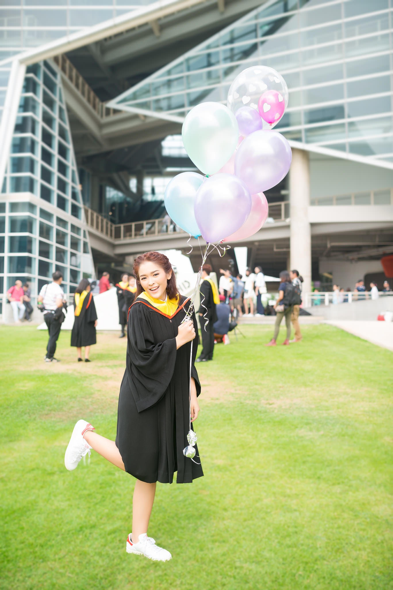 รับถ่ายรูปงานรับปริญญามหาวิทยาลัยกรุงเทพ