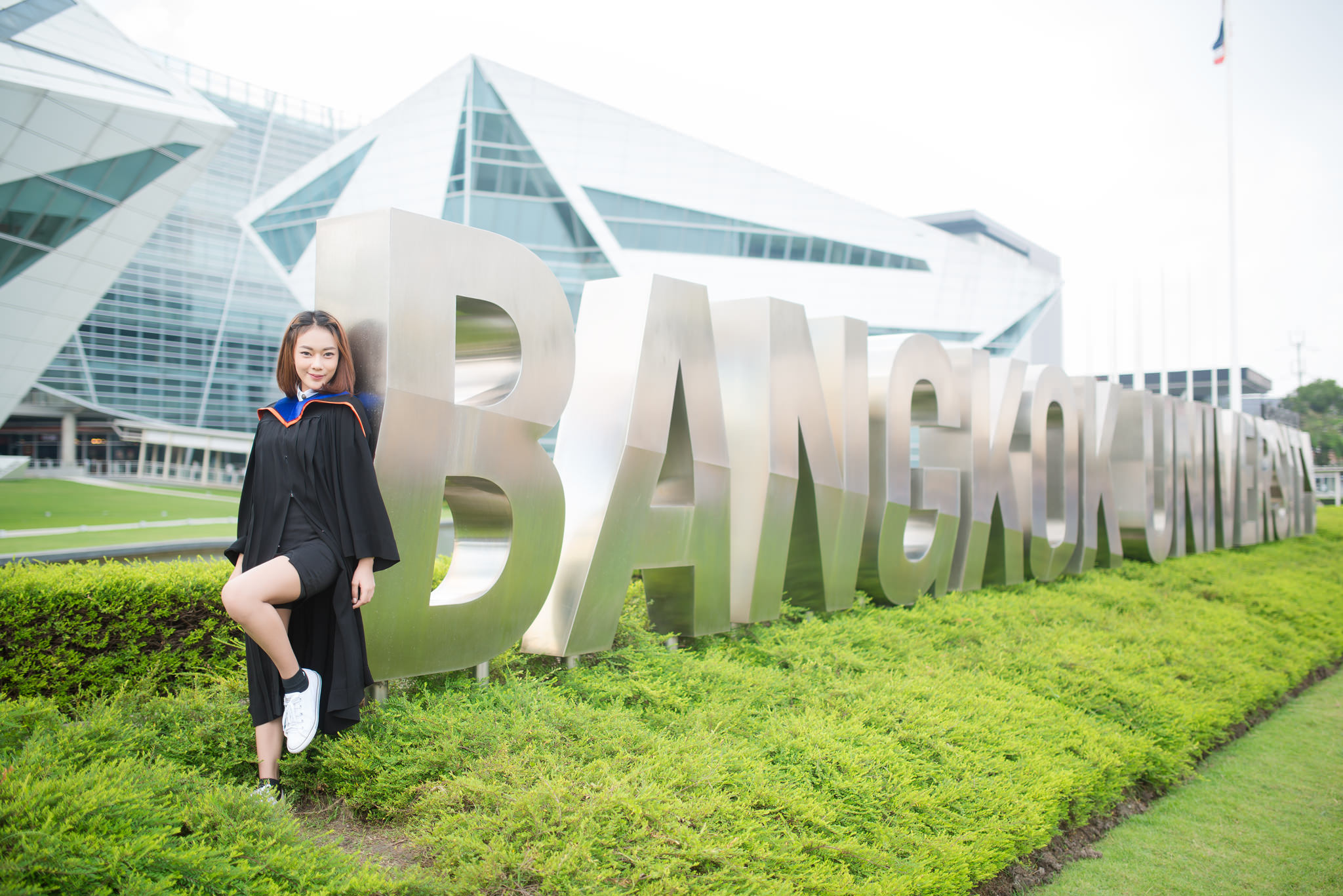 รับถ่ายรูปงานรับปริญญามหาวิทยาลัยกรุงเทพ