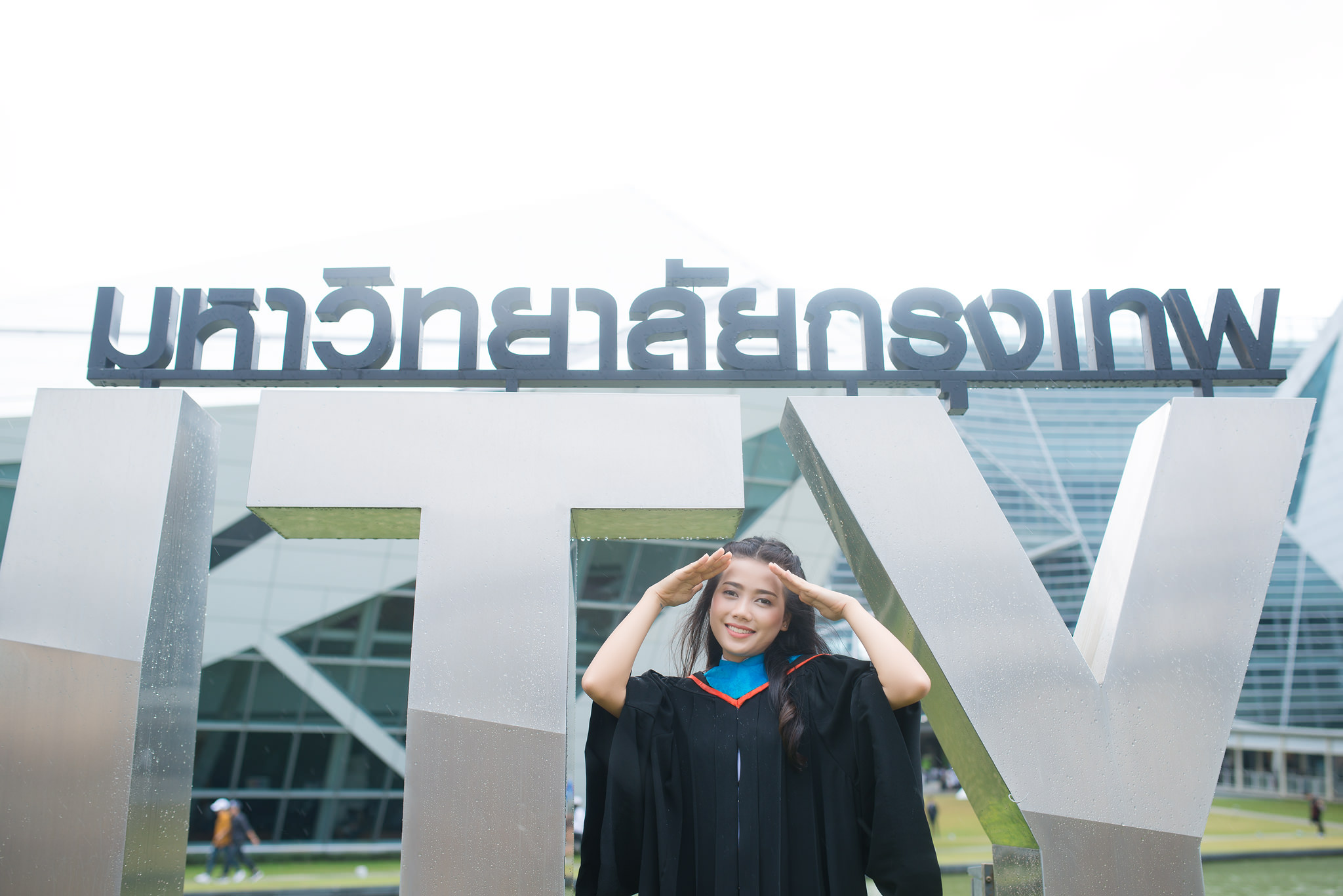 รับถ่ายรูปงานรับปริญญามหาวิทยาลัยกรุงเทพ