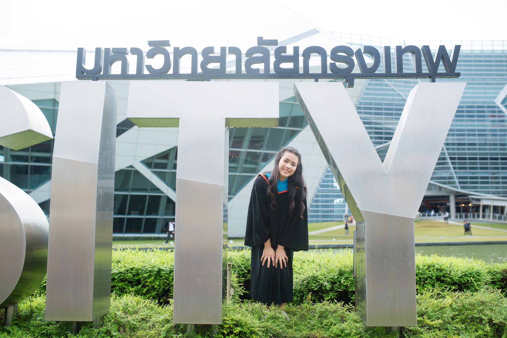 รับถ่ายรูปงานรับปริญญามหาวิทยาลัยกรุงเทพ