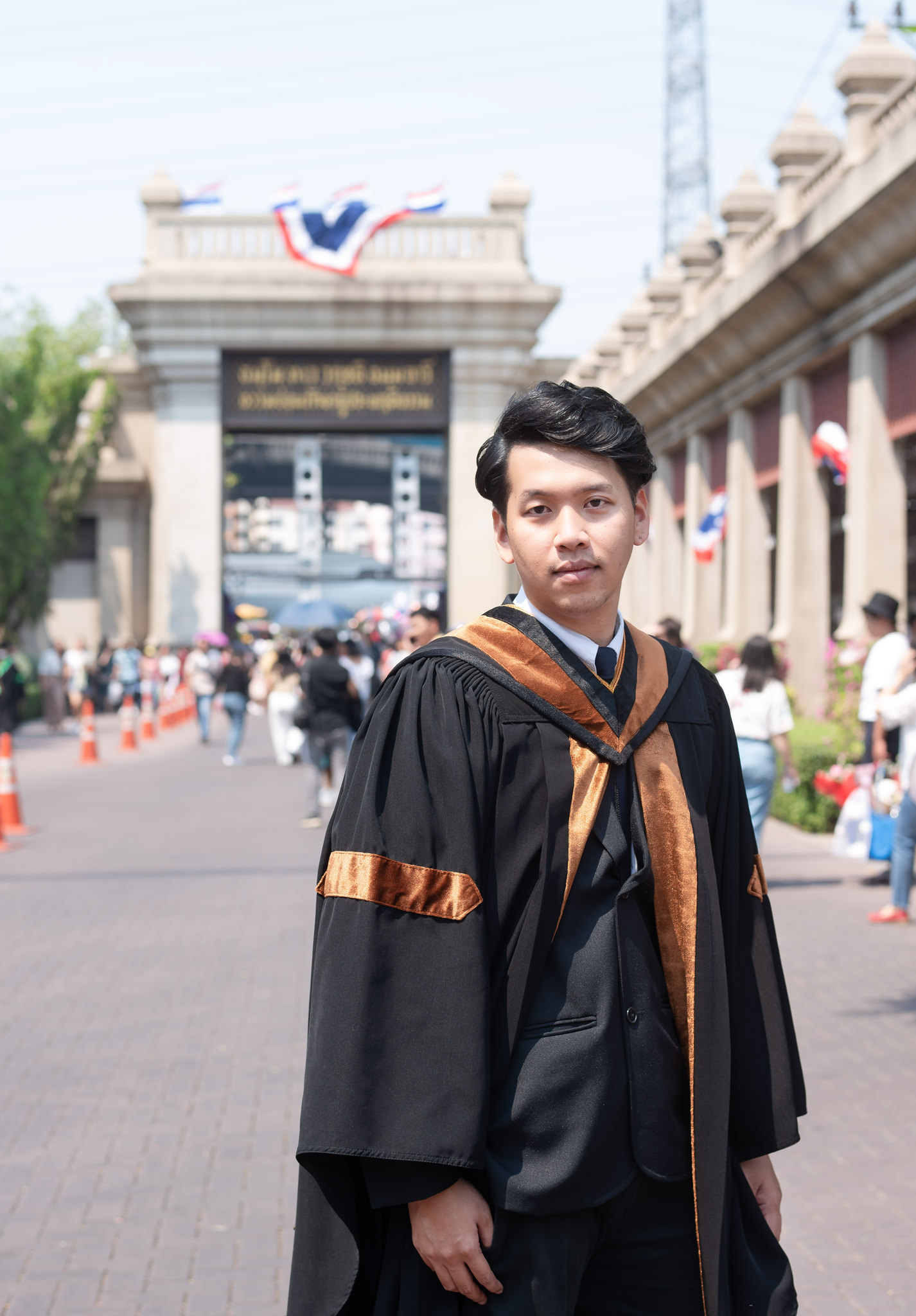 รับถ่ายรูปปริญญามหาวิทยาลัยธุรกิจบัณฑิตย์