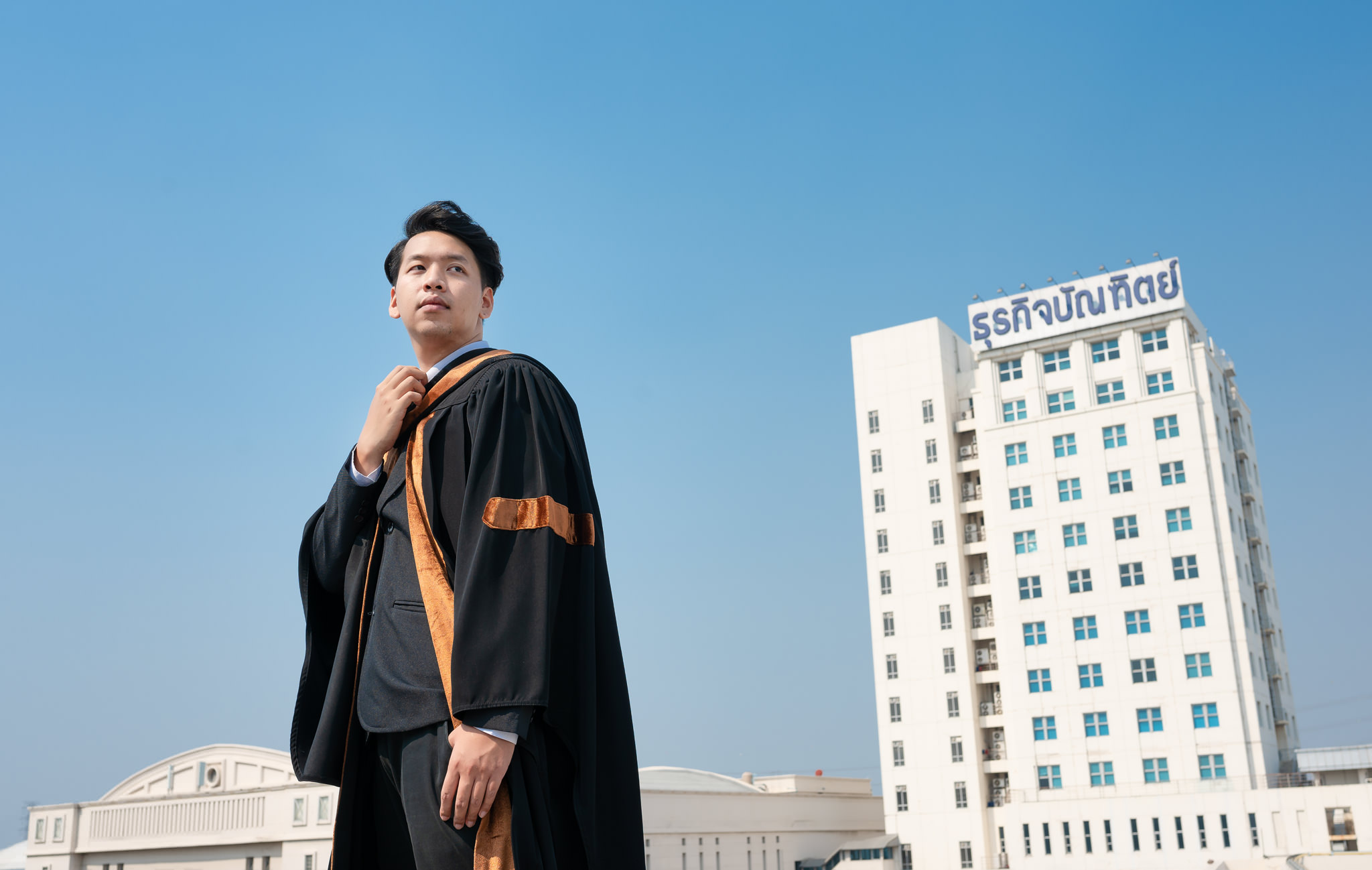 รับถ่ายรูปปริญญามหาวิทยาลัยธุรกิจบัณฑิตย์