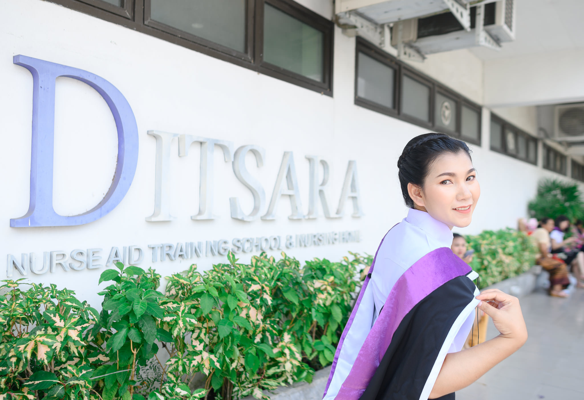 รับปริญญาโรงเรียนดิษฐ์ราการบริบาล