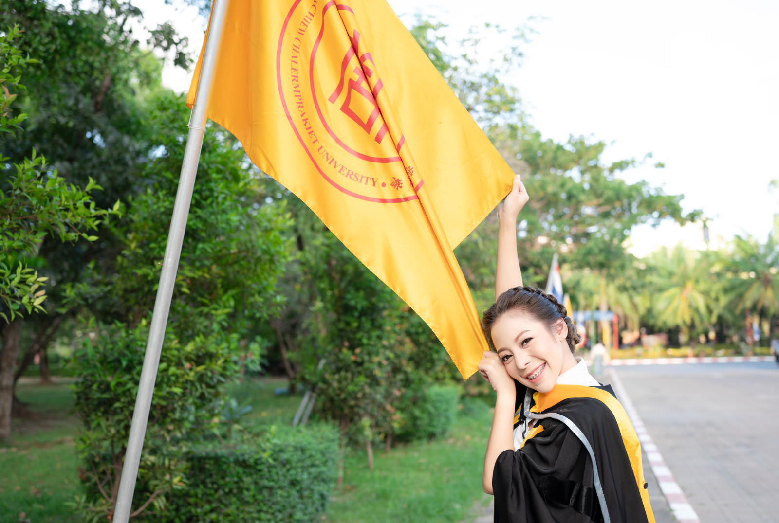 รับถ่ายรูปงานรับปริญญามหาวิทยาลัยหัวเฉียวเฉลิมพระเกียรติ
