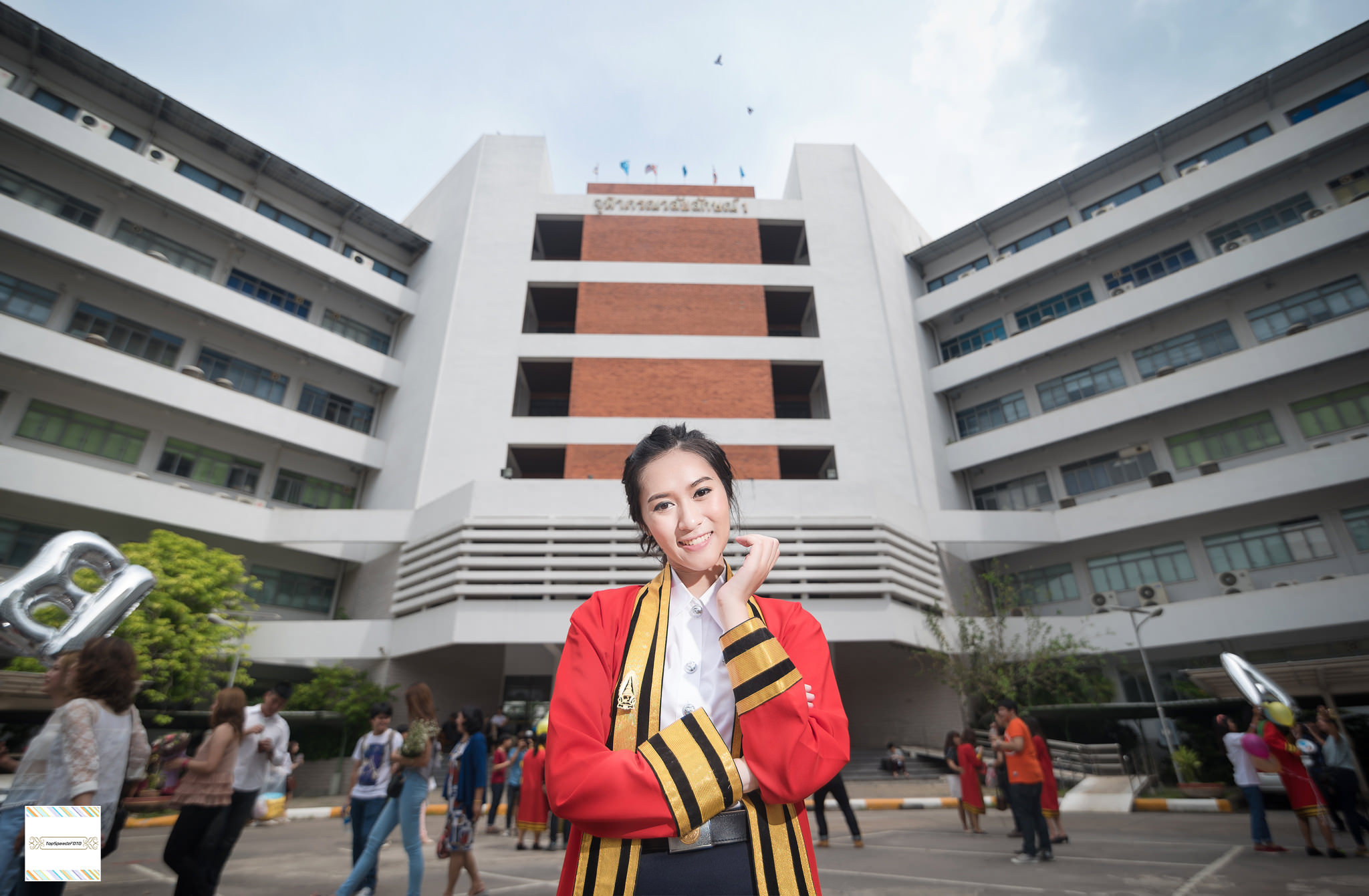 รับถ่ายรูปงานรับปริญญามหาวิทยาลัยเทคโนโลยีเจ้าคุณทหารลาดกระบัง