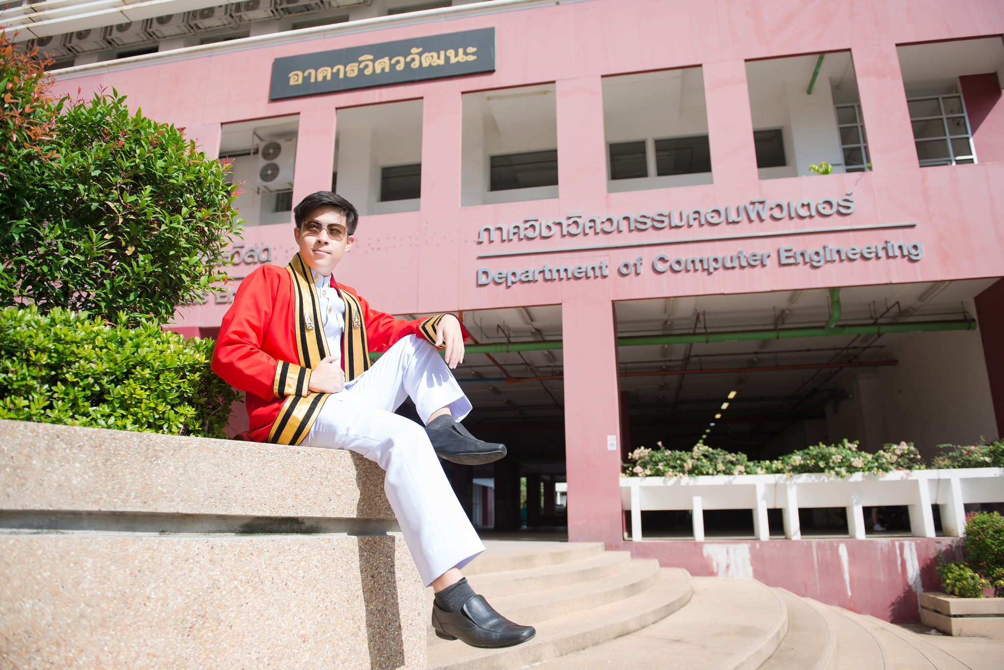 รับถ่ายรูปงานรับปริญญามหาวิทยาลัยเทคโนโลยีพระจอมเกล้าธนบุรี