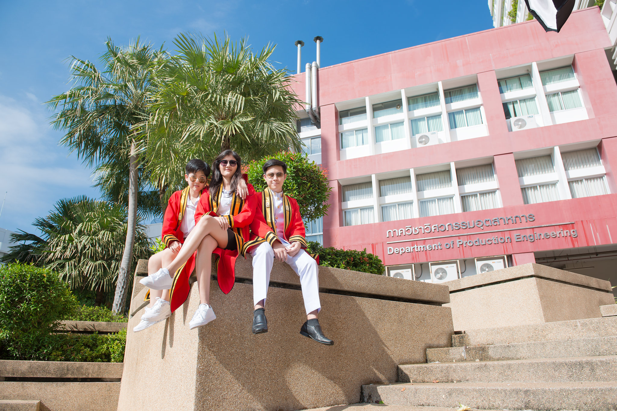 รับถ่ายรูปงานรับปริญญามหาวิทยาลัยเทคโนโลยีพระจอมเกล้าธนบุรี