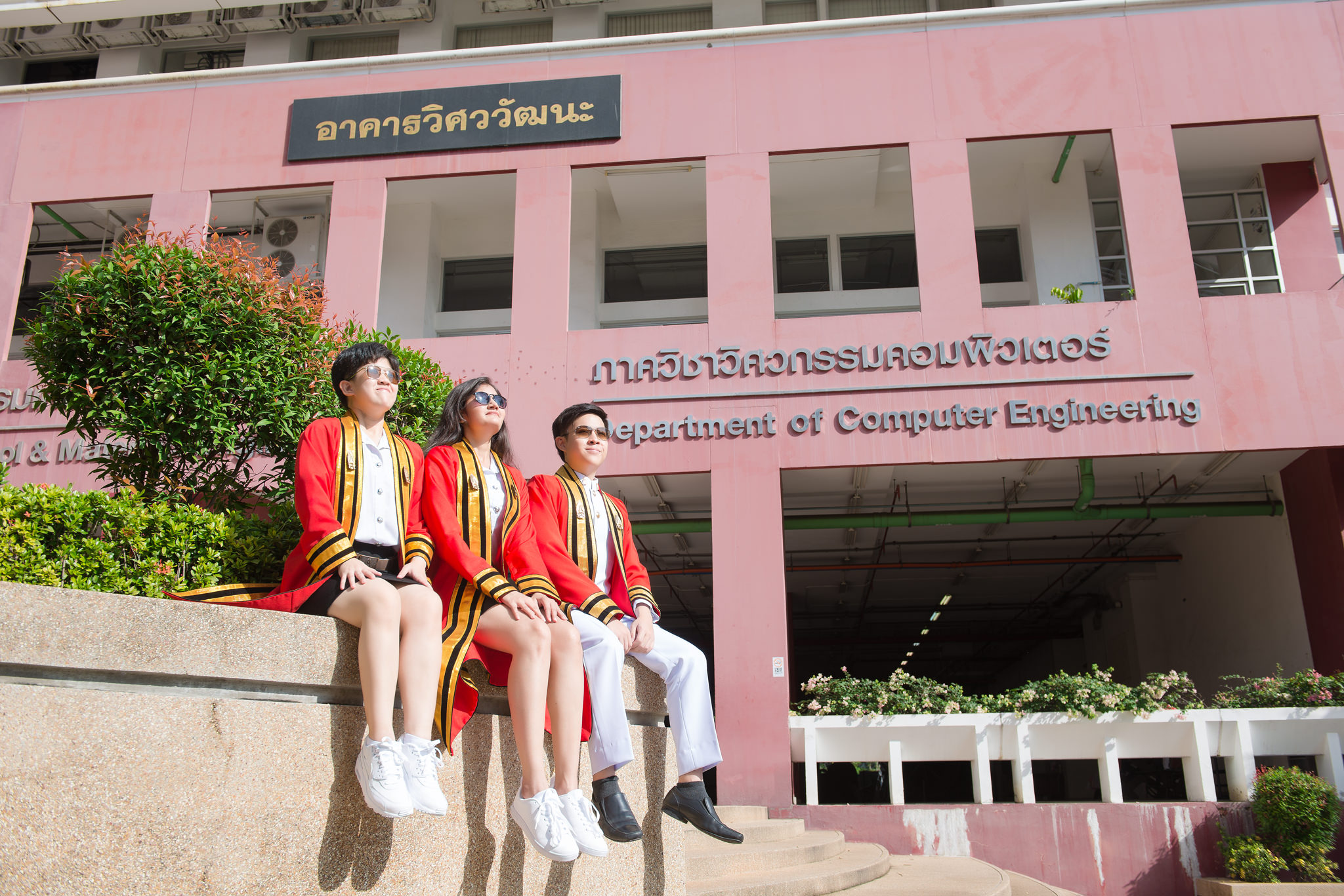 รับถ่ายรูปงานรับปริญญามหาวิทยาลัยเทคโนโลยีพระจอมเกล้าธนบุรี