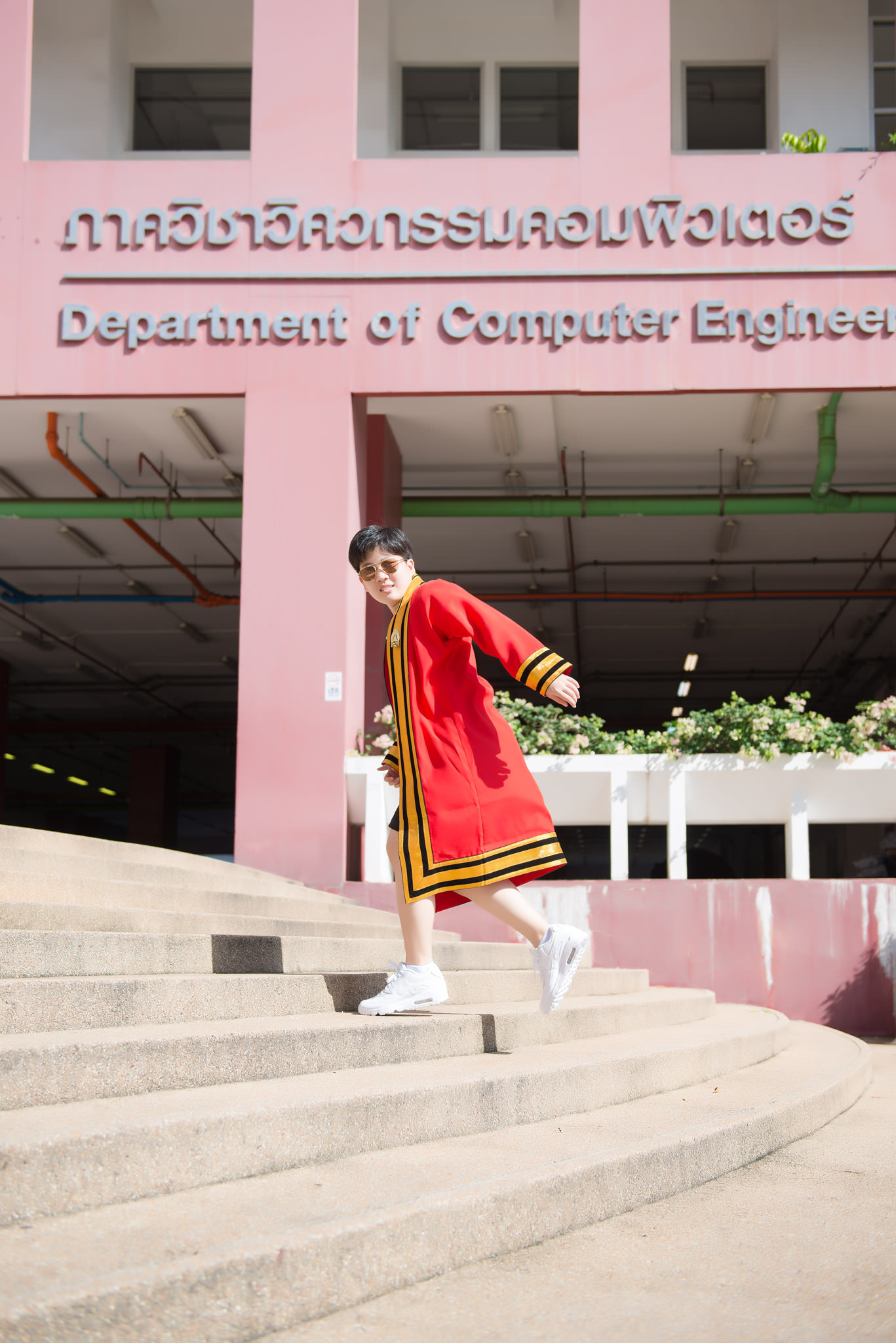 รับถ่ายรูปงานรับปริญญามหาวิทยาลัยเทคโนโลยีพระจอมเกล้าธนบุรี