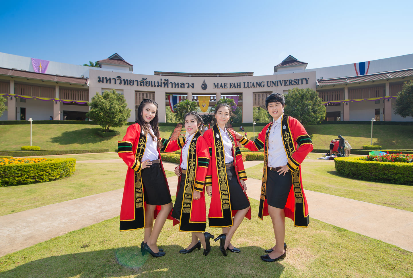 รับถ่ายรูปงานรับปริญญามหาวิทยาลัยแม่ฟ้าหลวง