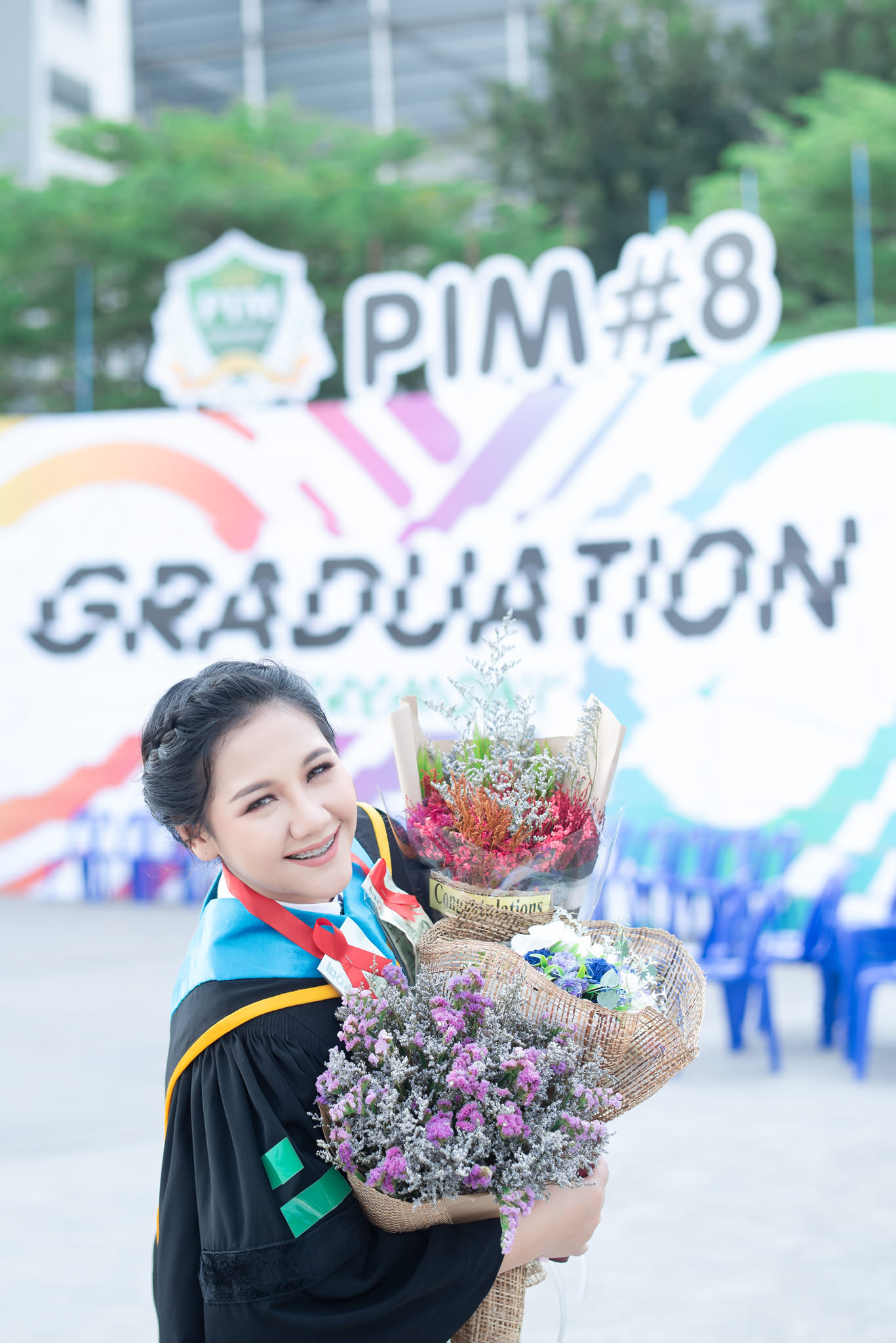 ถ่ายรูปรับปริญญาสถาบันการจัดการปัญญาภิวัฒน์ 3