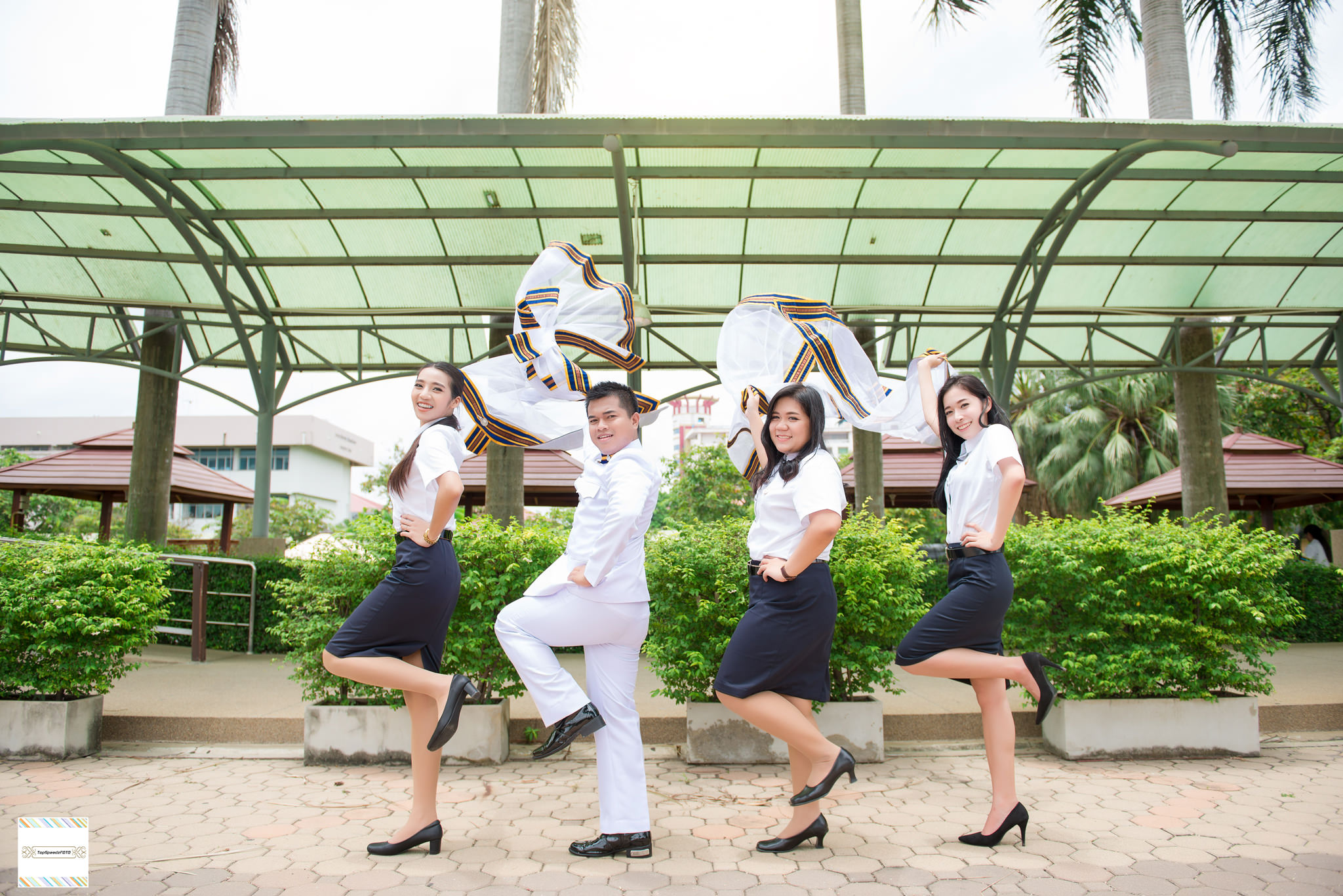 รับถ่ายรูปงานรับปริญญามหาวิทยาลัยราชมงคลธัญบุรี