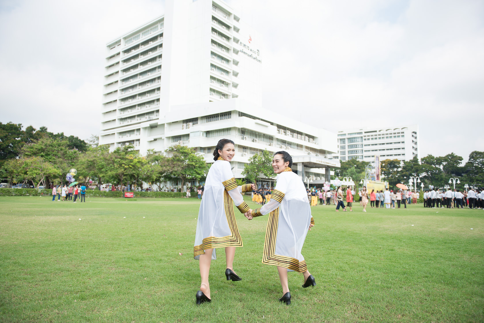 รับถ่ายรูปงานรับปริญญามหาวิทยาลัยราชภัฏ