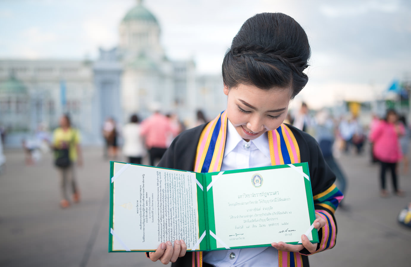 รับถ่ายรูปงานรับปริญญามหาวิทยาลัยราชภัฏ
