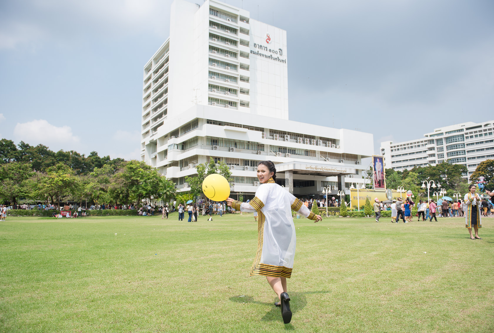 รับถ่ายรูปงานรับปริญญามหาวิทยาลัยราชภัฏ