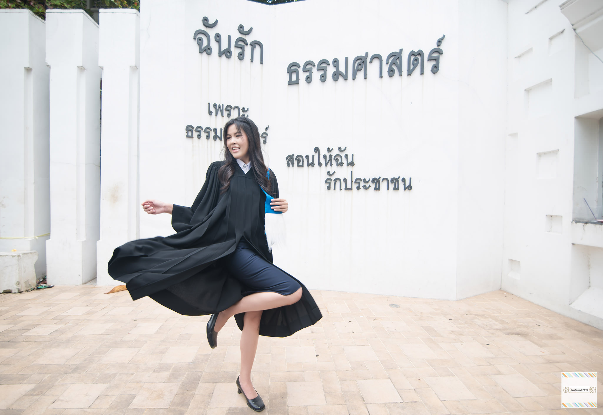 รับถ่ายรูปงานรับปริญญามหาวิทยาลัยธรรมศาสตร์
