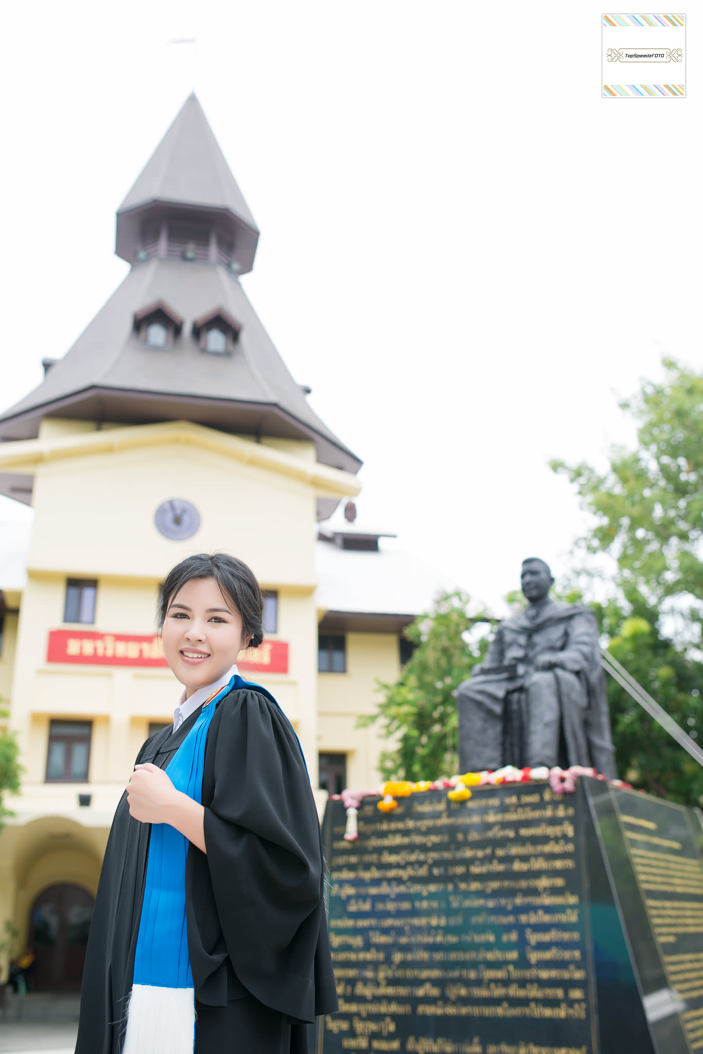 รับถ่ายรูปงานรับปริญญามหาวิทยาลัยธรรมศาสตร์