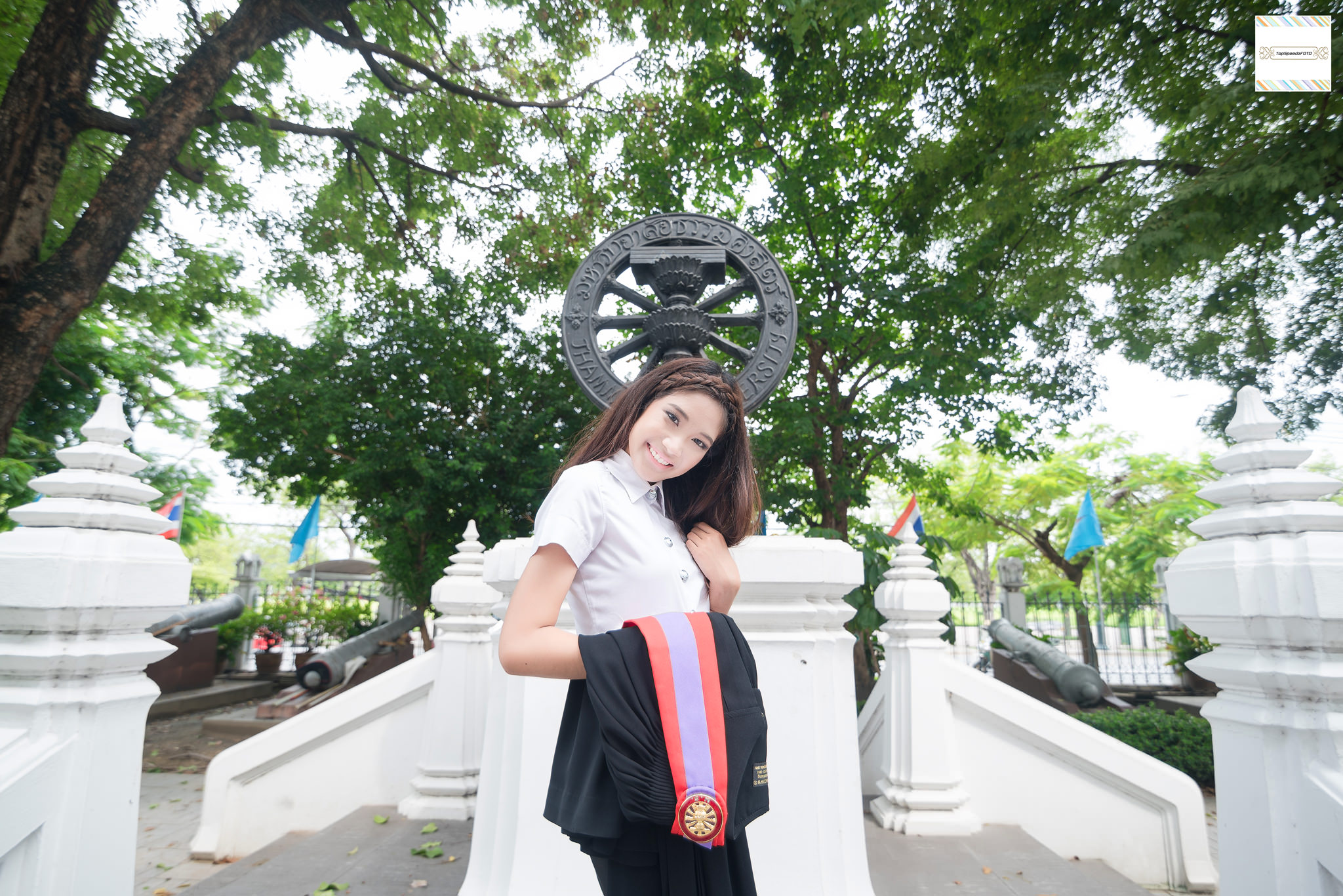 รับถ่ายรูปงานรับปริญญามหาวิทยาลัยธรรมศาสตร์