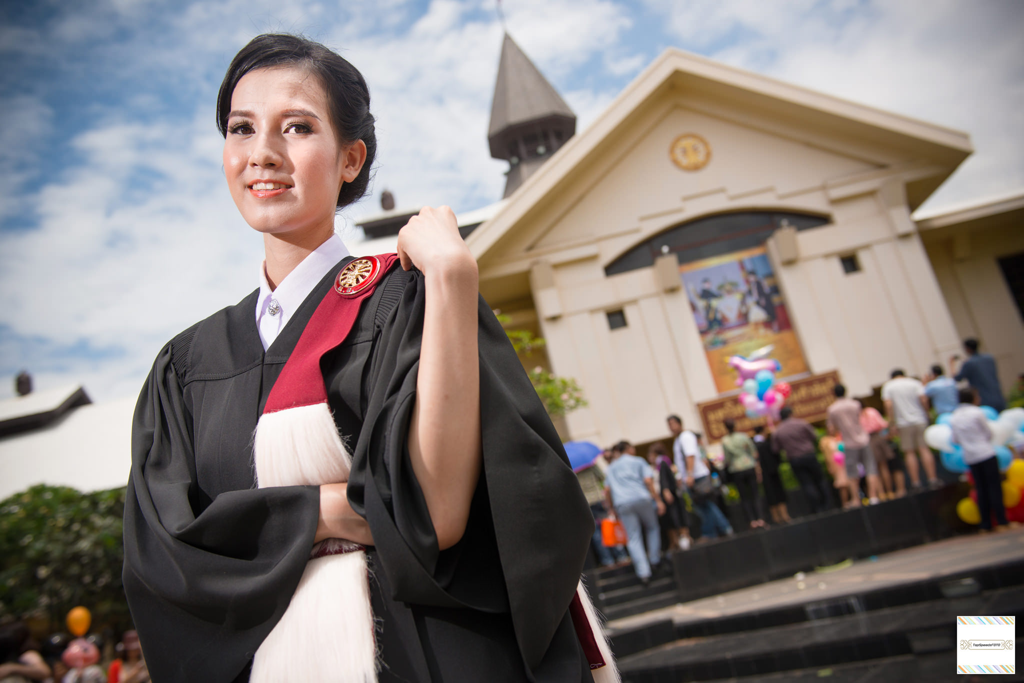 รับถ่ายรูปงานรับปริญญามหาวิทยาลัยธรรมศาสตร์