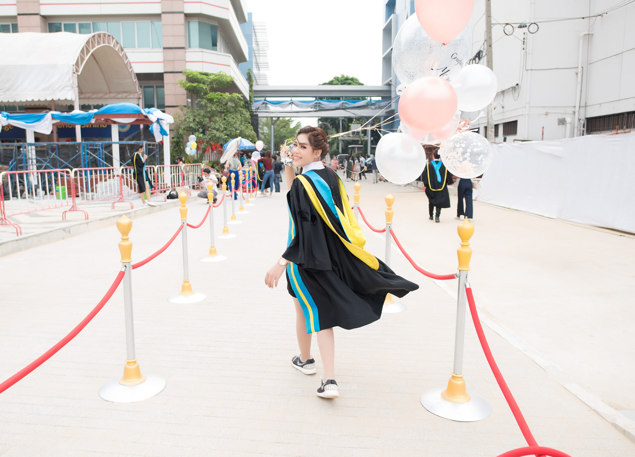 รับถ่ายรูปงานรับปริญญามหาวิทยาลัยหอการค้าไทย