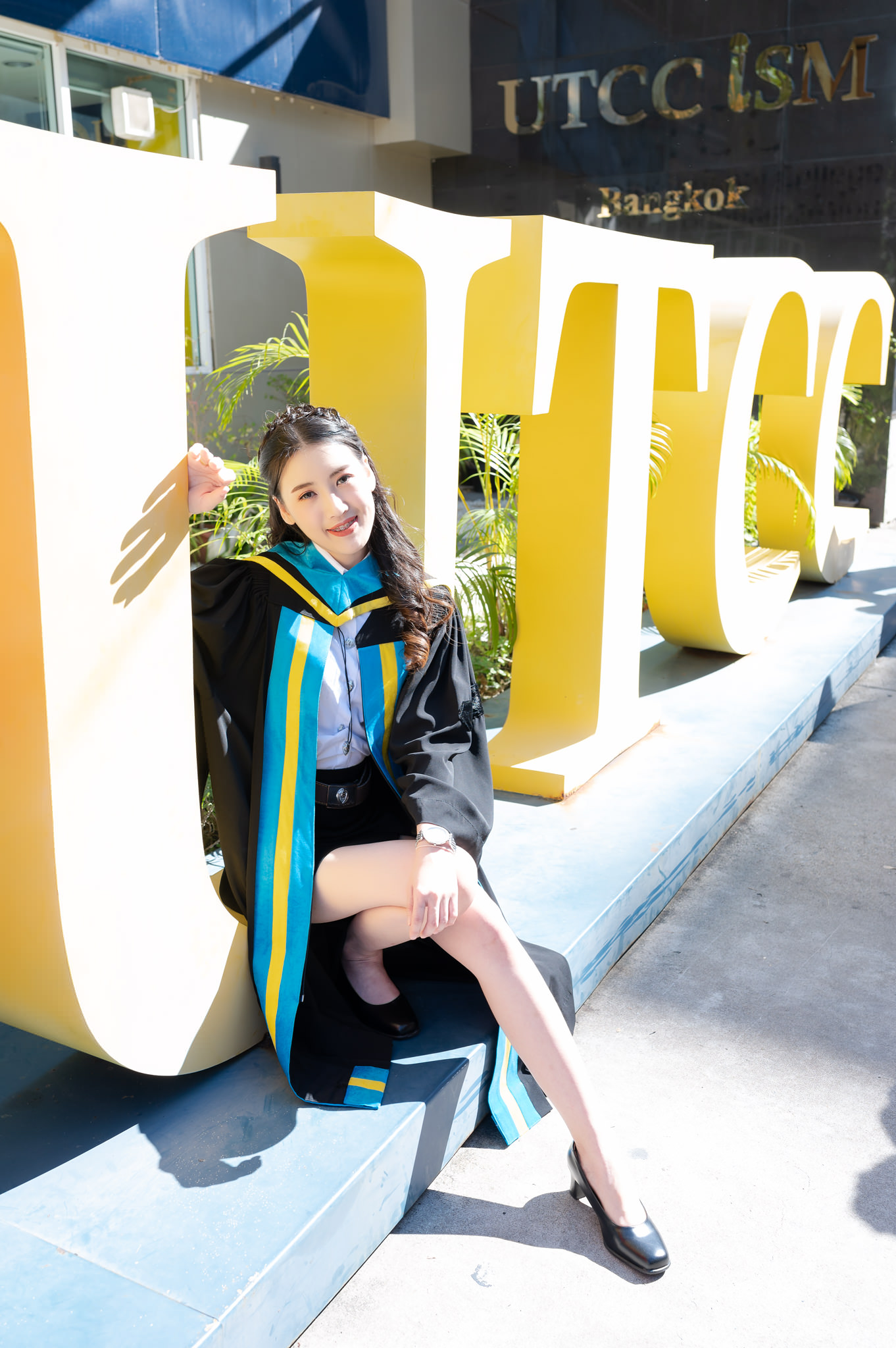 ถ่ายรูปรับปริญญามหาวิทยาลัยหอการค้าไทย 5