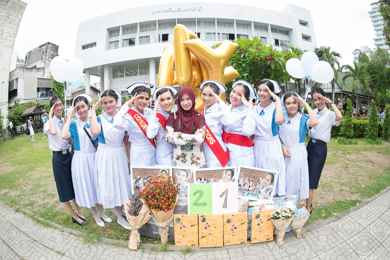 รับถ่ายรูปงานรับปริญญาวิทยาลัยพยาบาล
