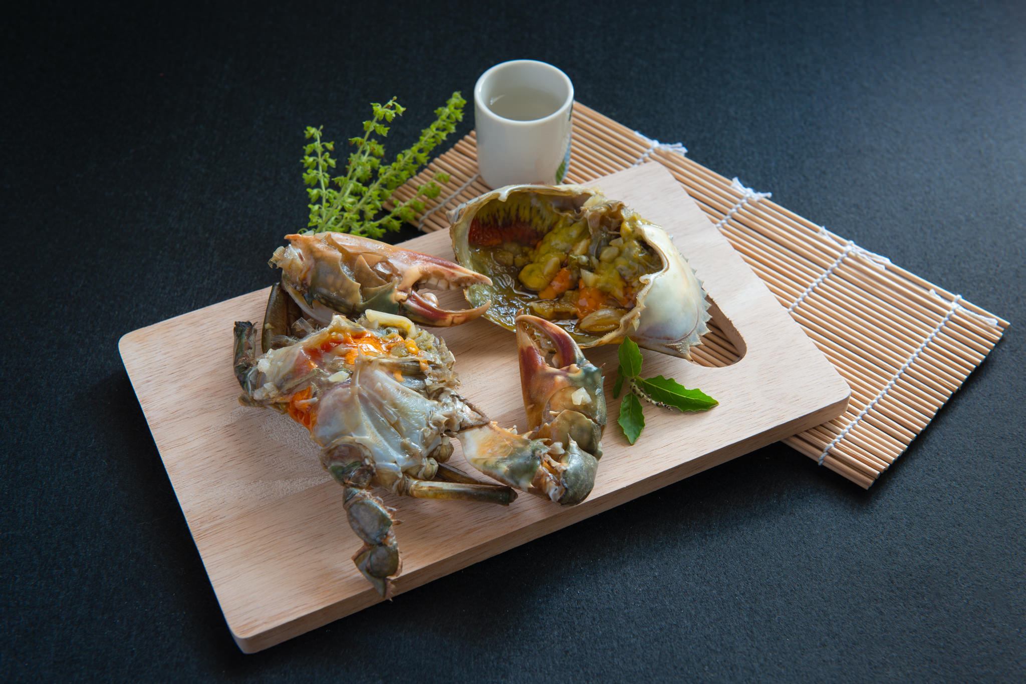 Spicy Preserved Crab Salad ( ถ่ายเมนู ปูไข่ดอง )